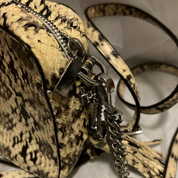 Michael Kors Crossbody - Picture 6 of 6